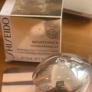 Shisedo beinfiance eye cream new in box & toner